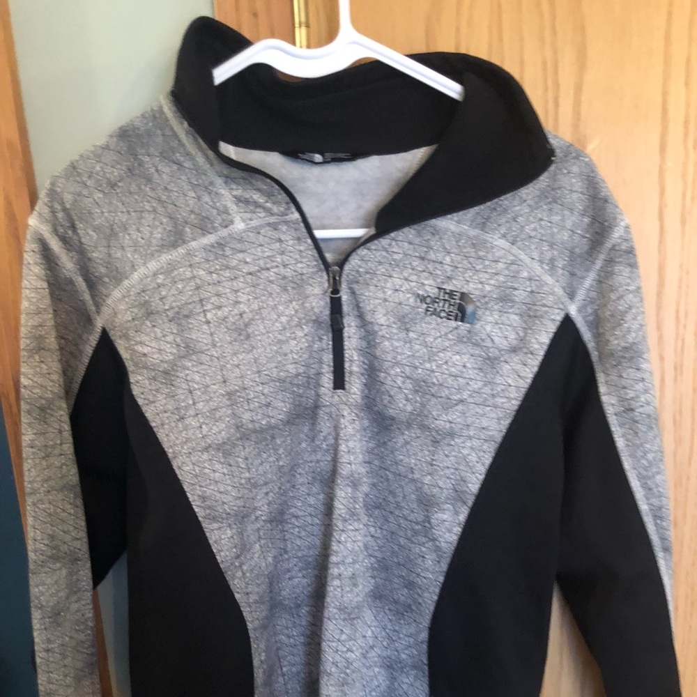 North Face pullover - Picture 2 of 4